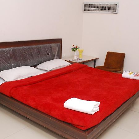 Hotel Harish Palace Агра Екстериор снимка