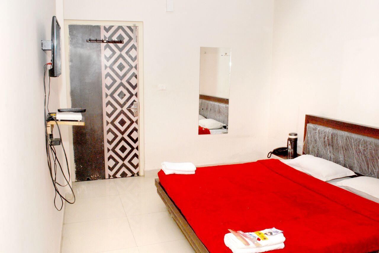 Hotel Harish Palace Агра Екстериор снимка