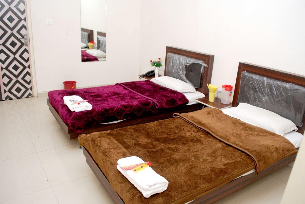 Hotel Harish Palace Агра Екстериор снимка